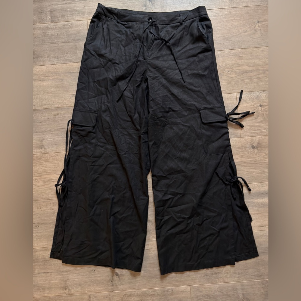Forever 21 Black Cargo Trousers